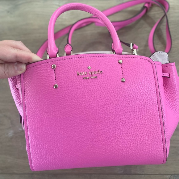 kate spade Handbags - NWOT Kate spade purse